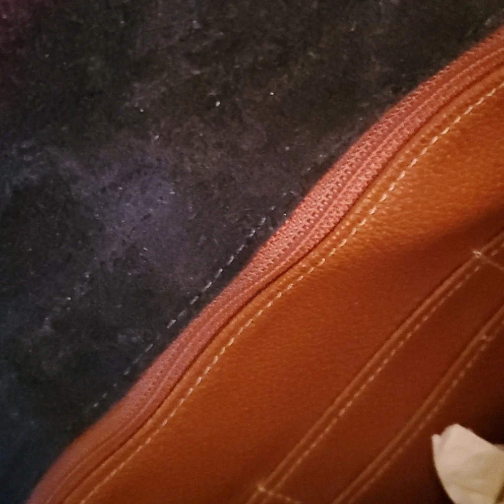 VINTAGE DOONEY PEBBLE LEATHER CROSSBODY. - Picture 6 of 8